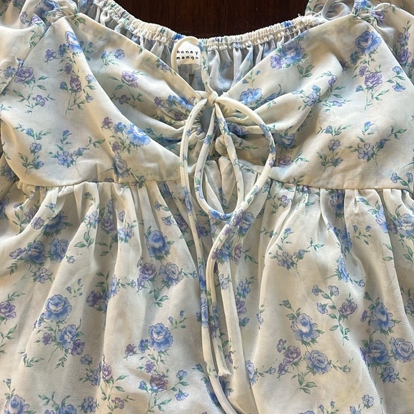 Cropped Floral Blouse - Picture 2 of 3